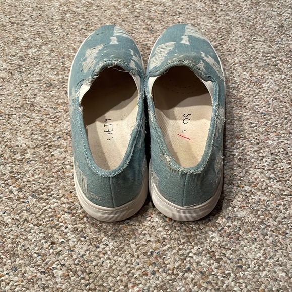 Sole Society slip on sneakers distressed denim size 12M - Picture 6 of 6
